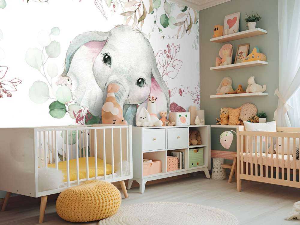 Elefantenbaby mit Minze und rosa Blättern