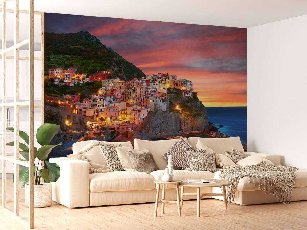 Italienische Stadt bei Sonnenuntergang