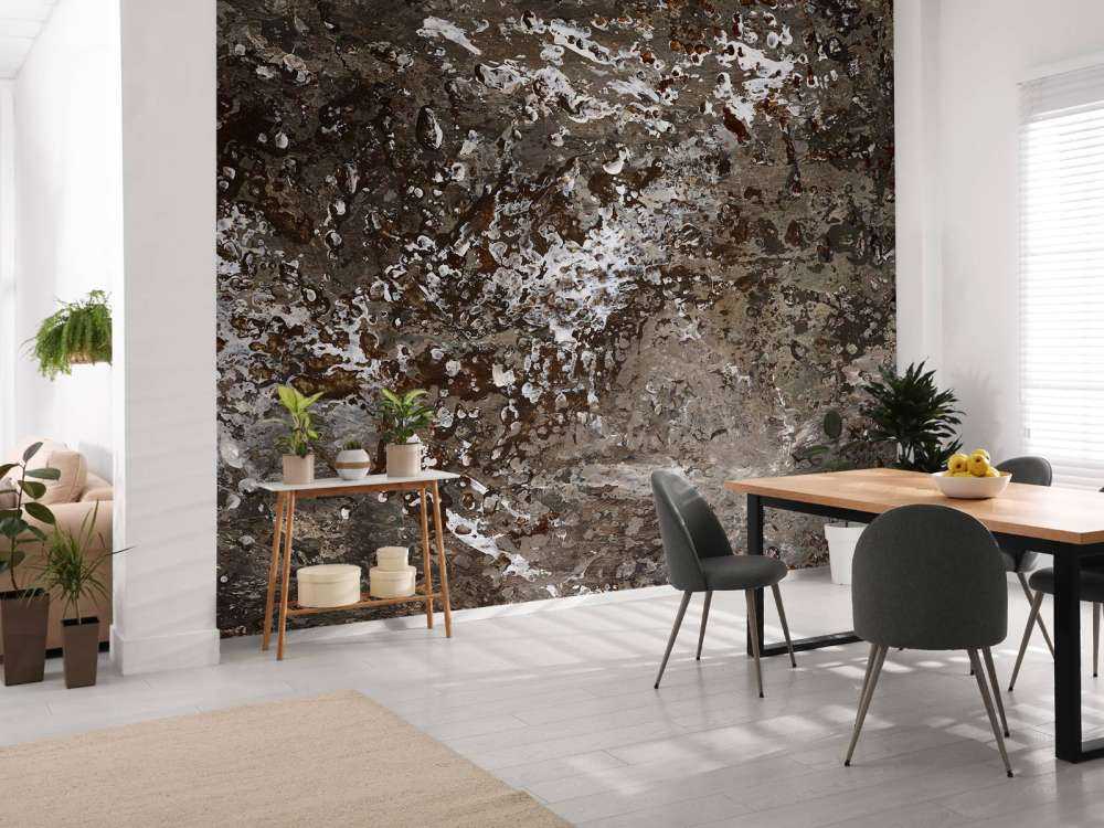 Anthrazitfarben lackierte Struktur