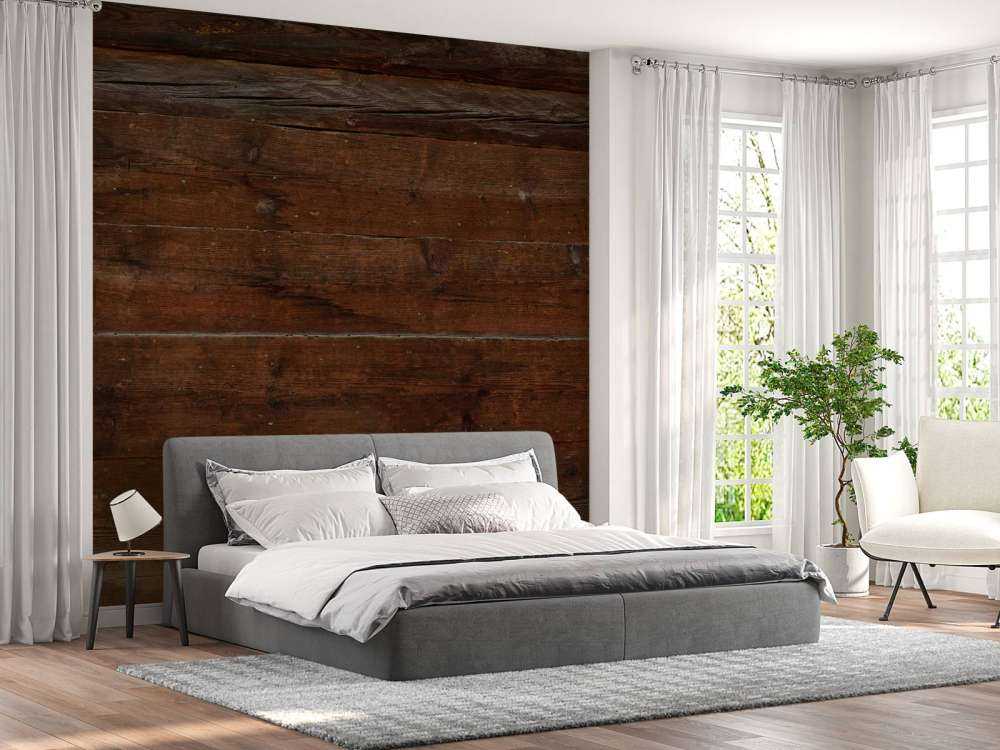 Verschiedene Bretter aus dunklem Holz