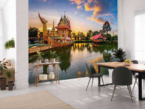 Riesiger Thai Suphannahong