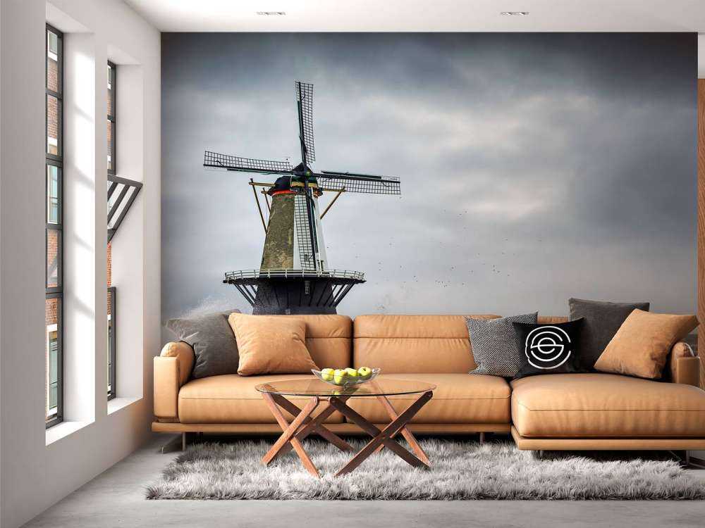 Mühle mit Sturmwellen