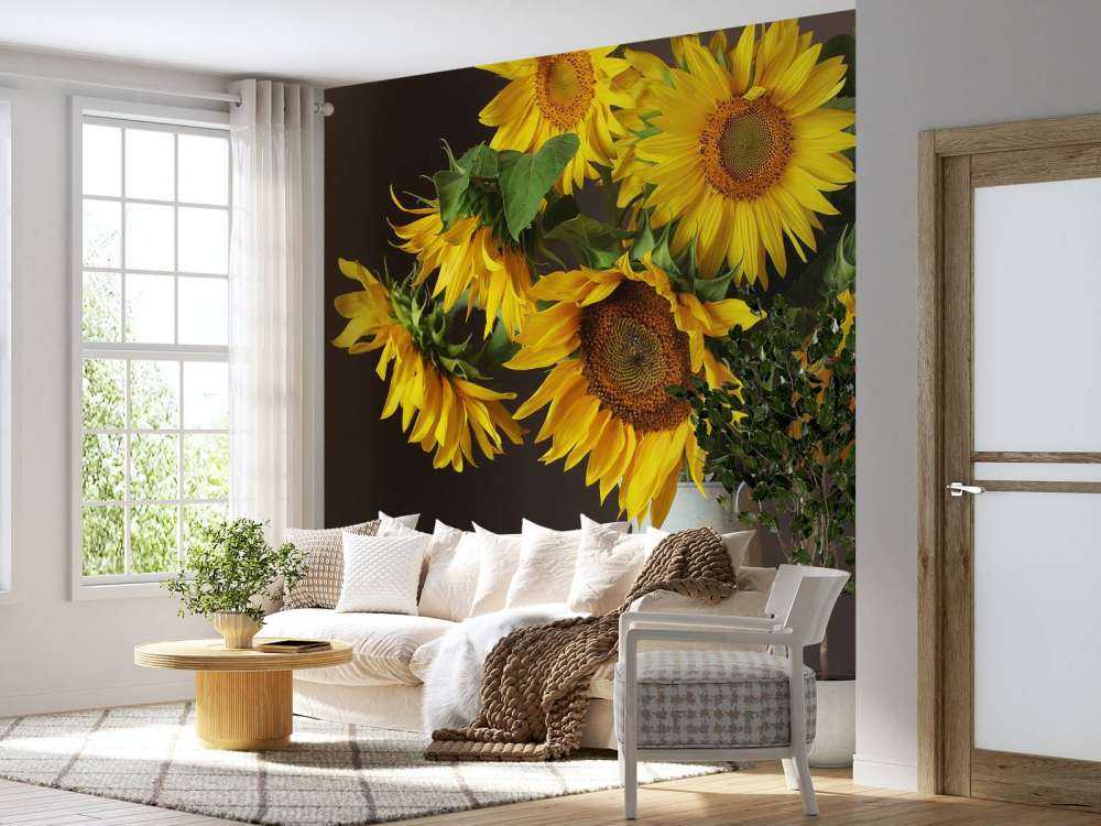Sonnenblumen und Beeren