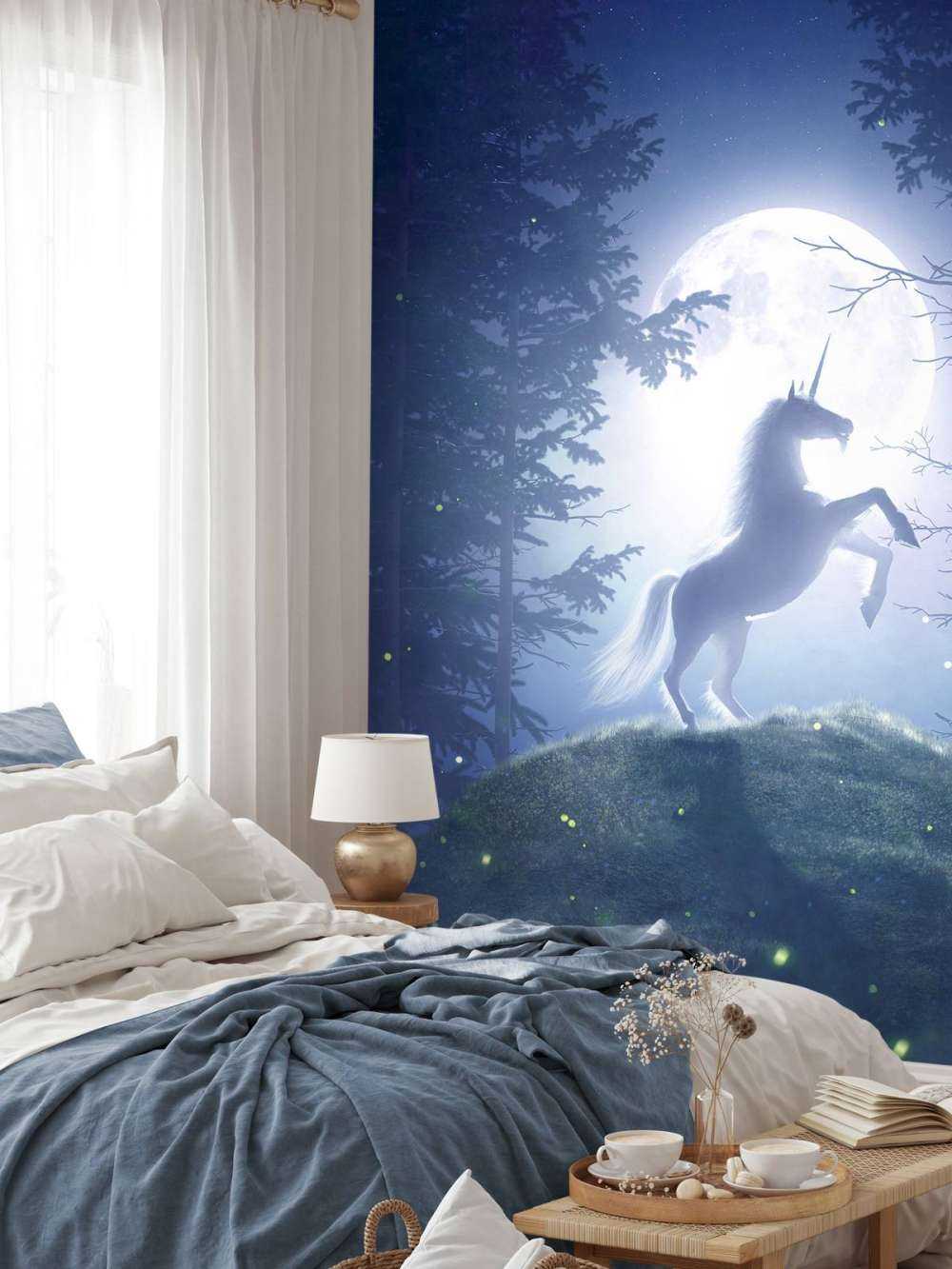 Einhorn bei Vollmond