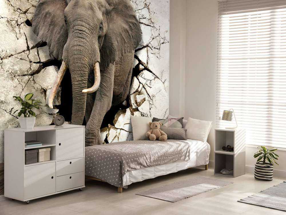 Großer Elefant aus der Wand