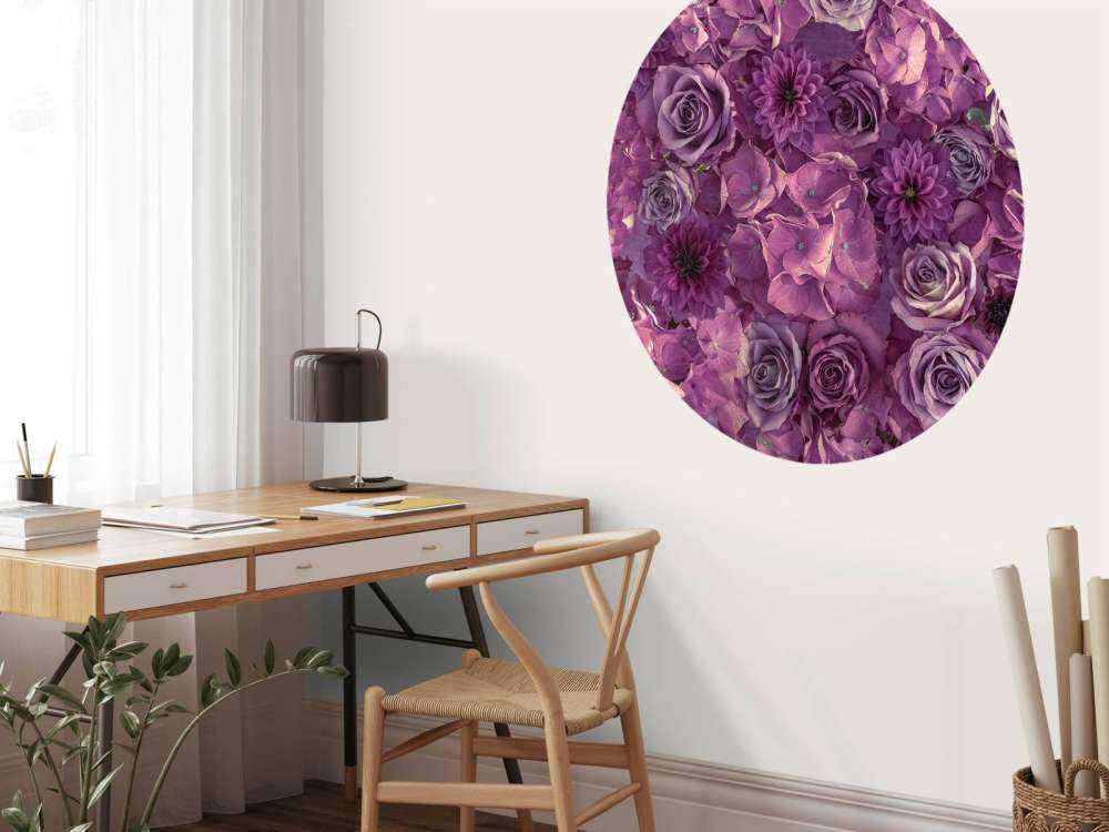 Lila Hortensien, Rosen und Dahlien