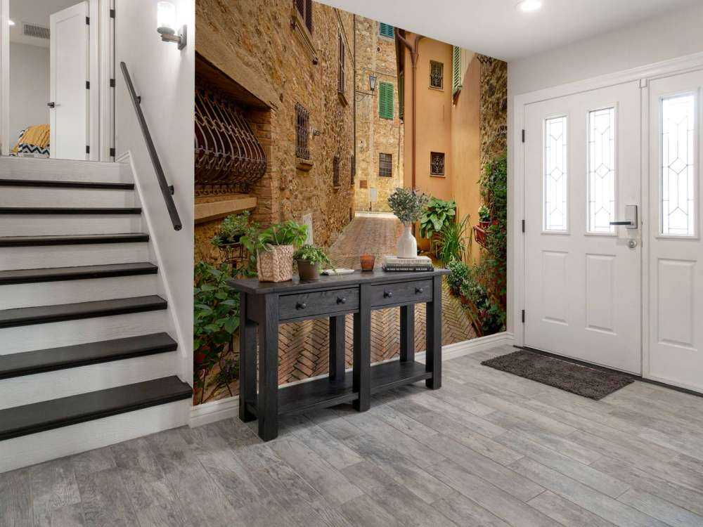 Straße mit Pflanzen und Blumen