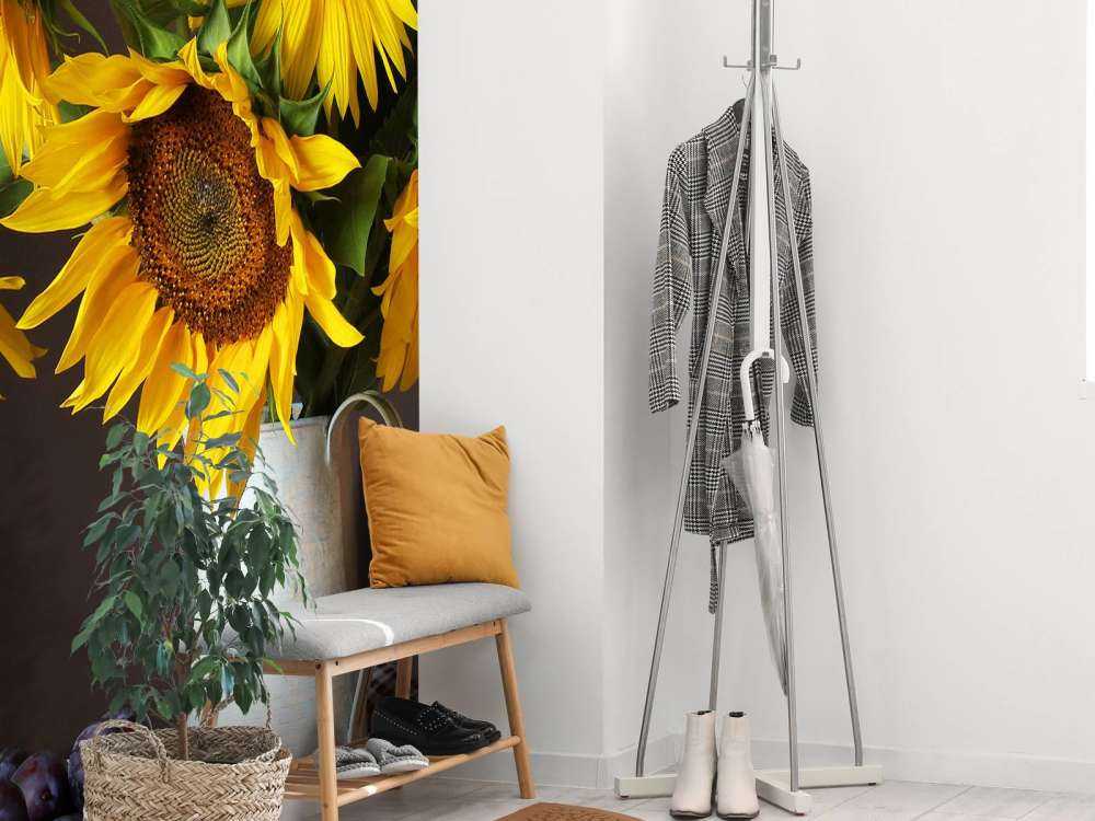 Sonnenblumen und Beeren