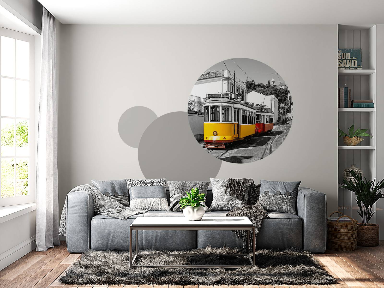 Gelbe und rote Straßenbahn