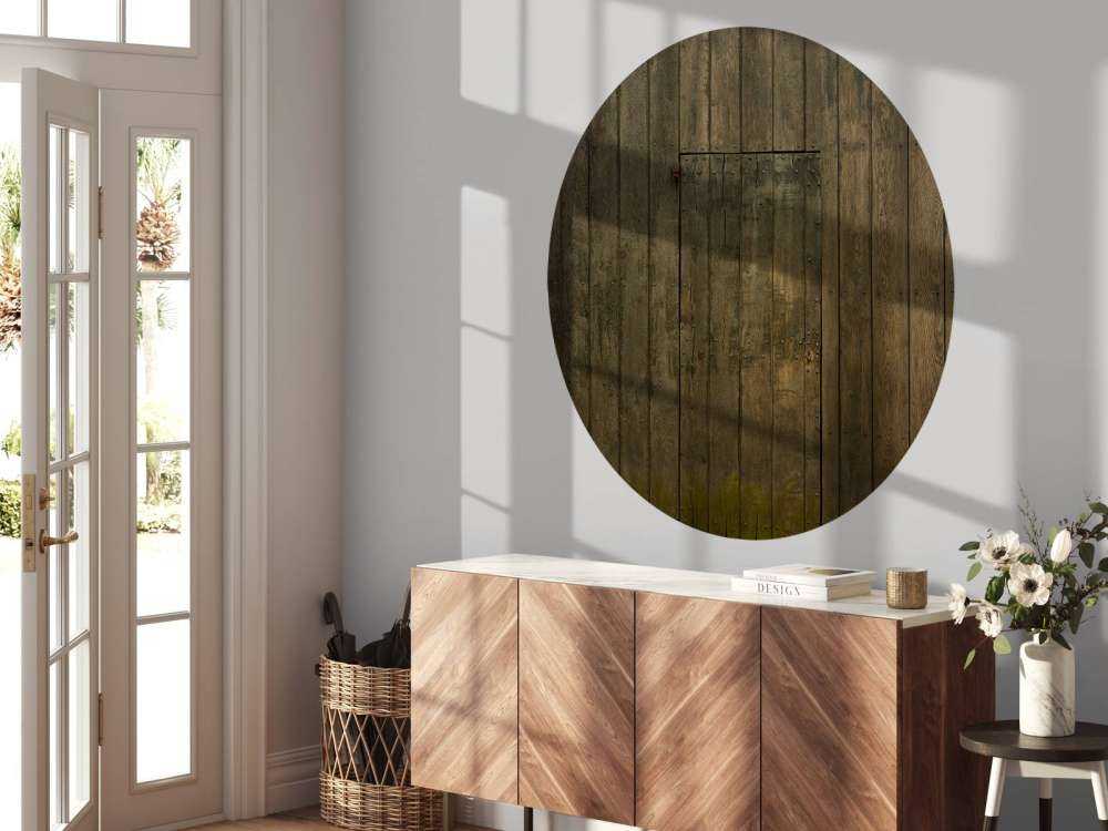 Holzwand mit Tür