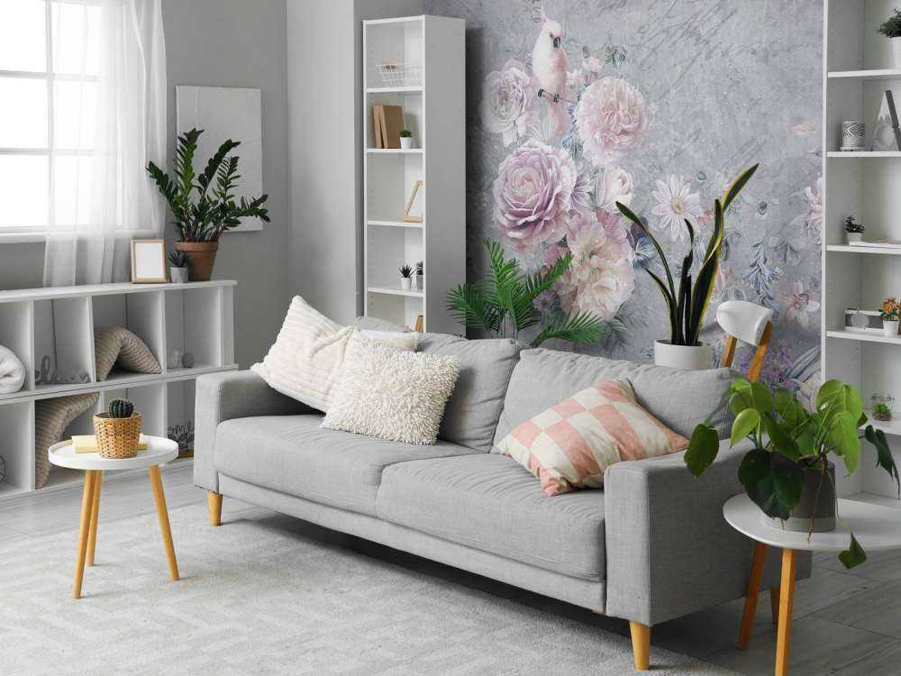 Papageien zwischen Blumen