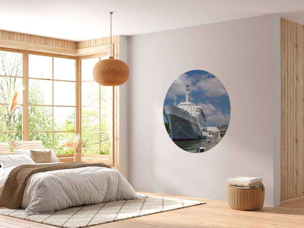 Das ehemalige Dampfschiff SS Rotterdam in Farbe 