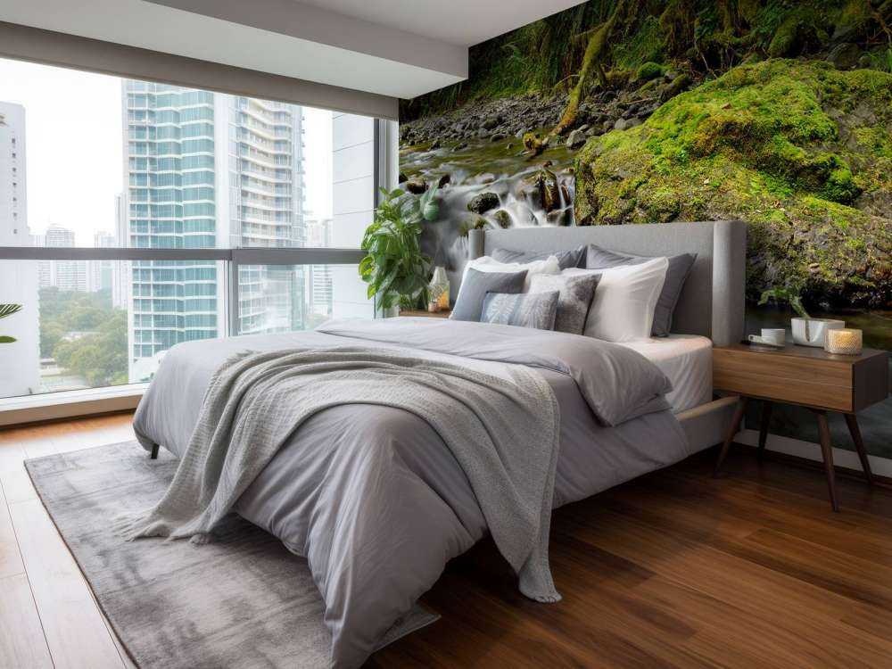 Grüner Felsen mit Fluss 