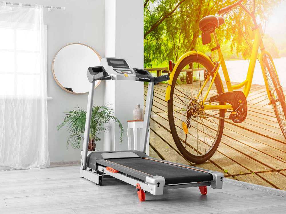 Gelbes Fahrrad auf Steg