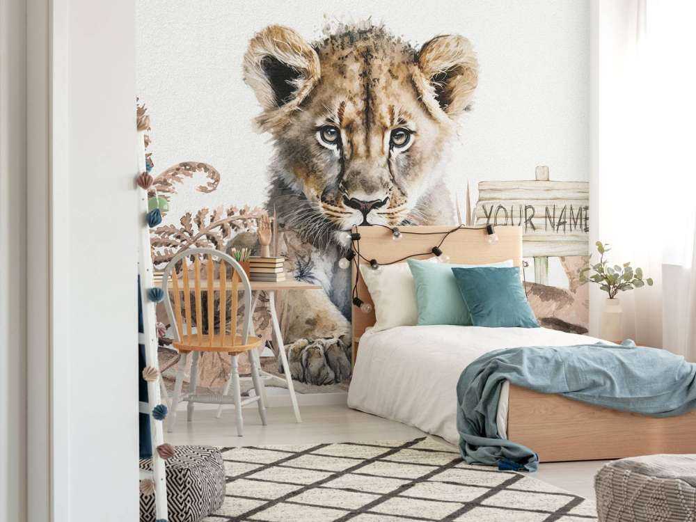 Baby-Löwe im Dschungel taupe
