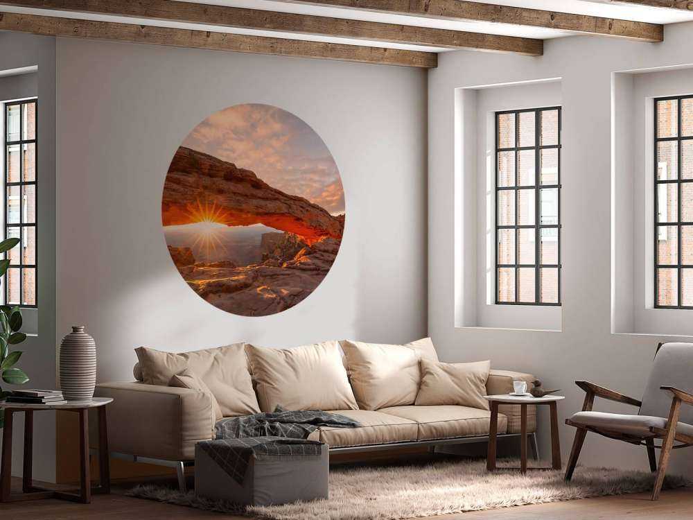 Sonnenuntergang zwischen Felsen