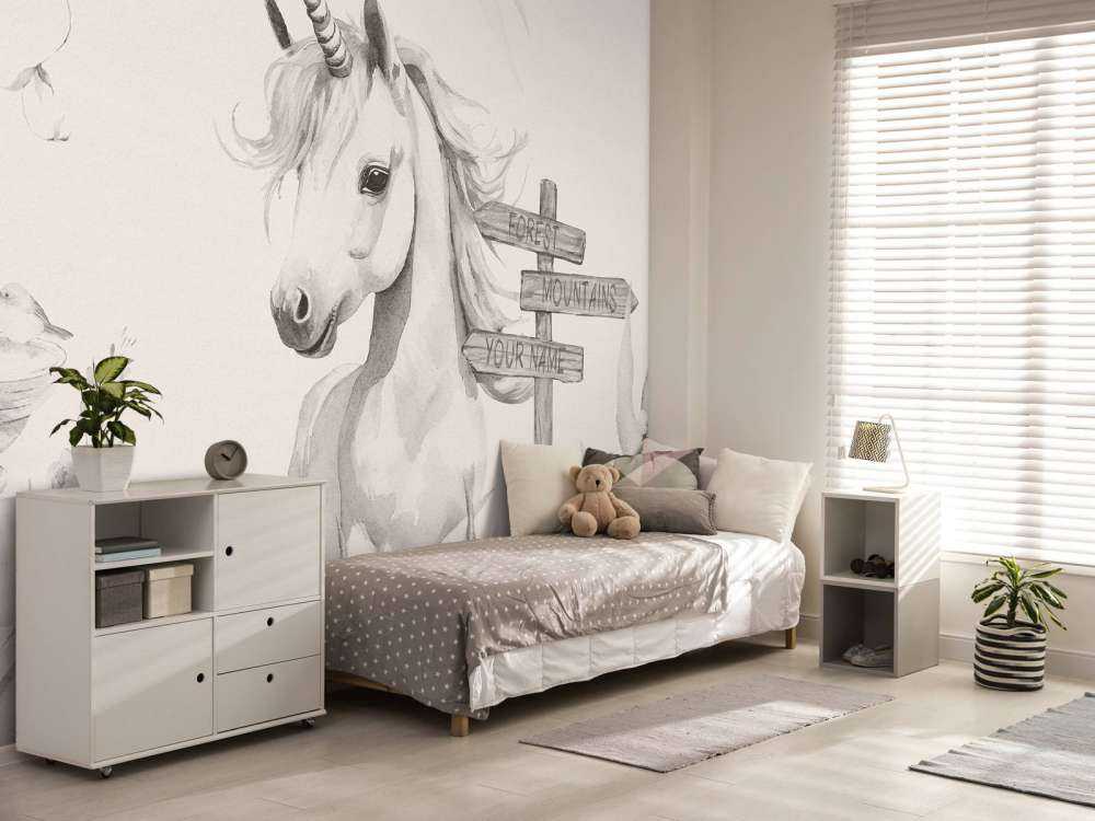 Baby-Einhorn mit Pflanzen beige