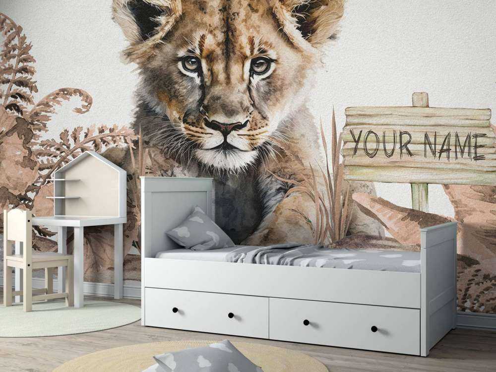 Baby-Löwe im Dschungel taupe