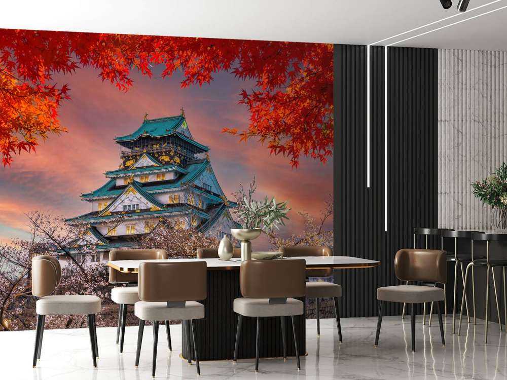 Die Burg von Osaka durch die Bäume