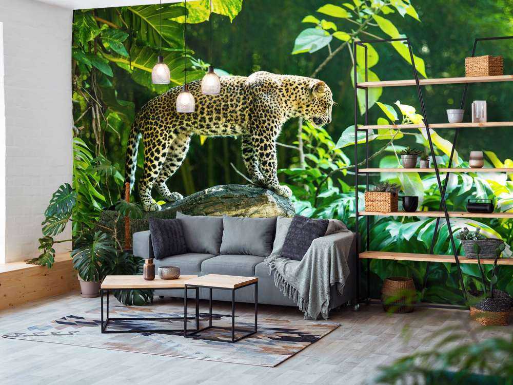 Leopard an einer Felswand