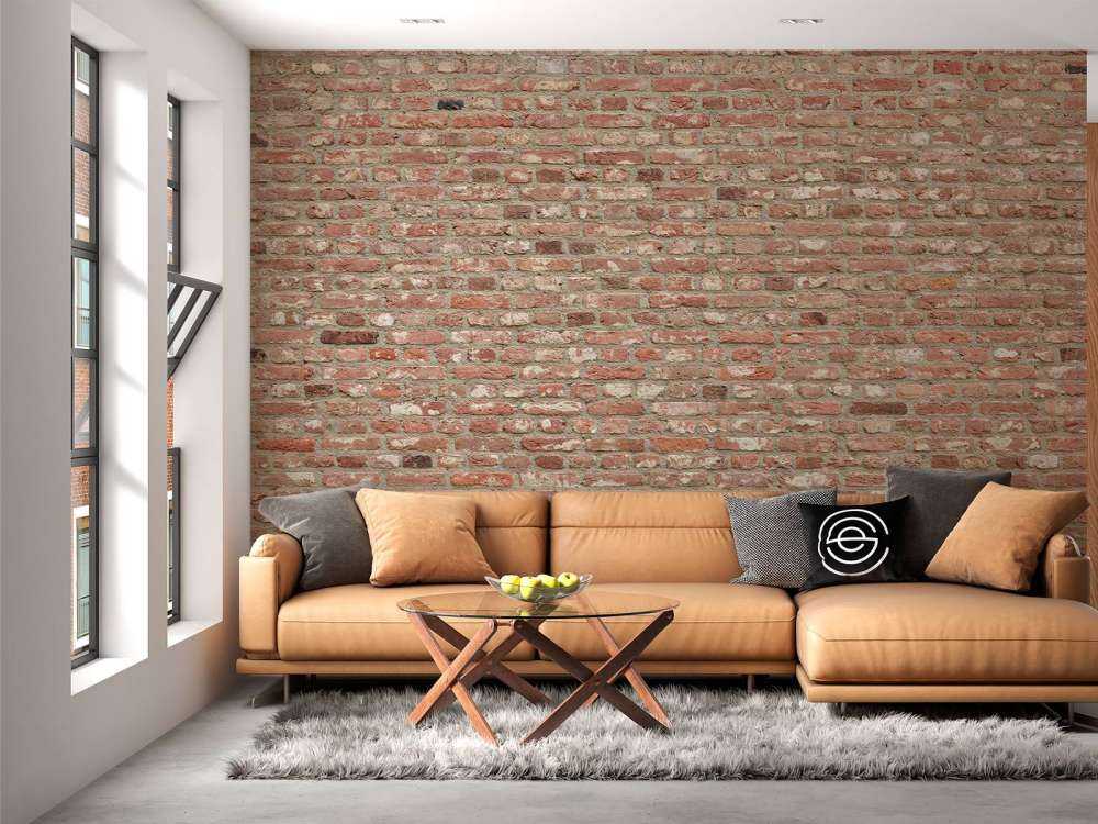 Mauer mit verschiedenfarbigen Ziegeln