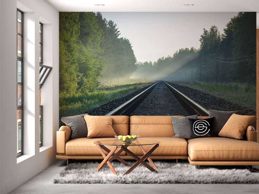 Eisenbahnschienen durch den Wald