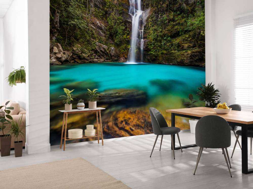 Türkisfarbener Wasserfall