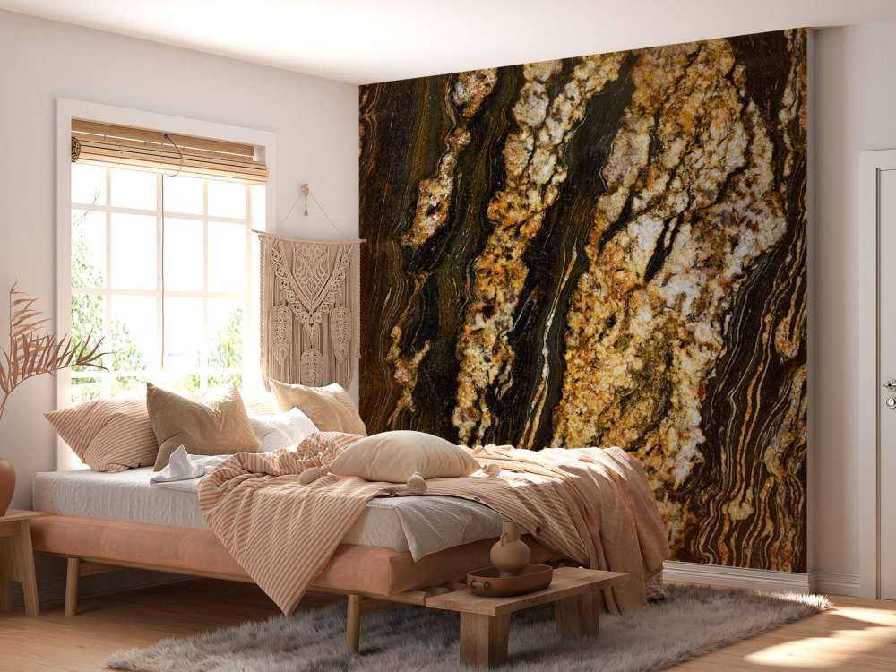 Dunkler Marmor mit goldener Struktur