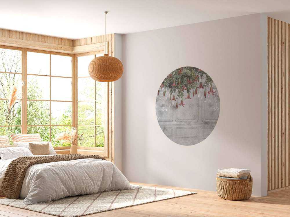 Klassische graue Verkleidung mit Blumen