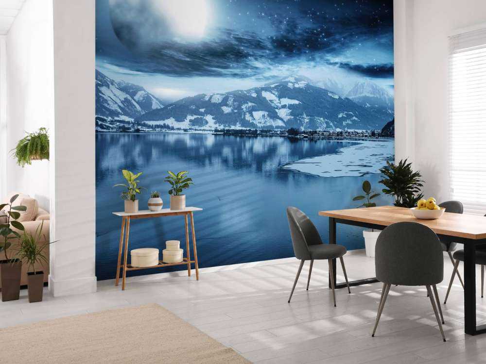 Gefrorener See bei Nacht