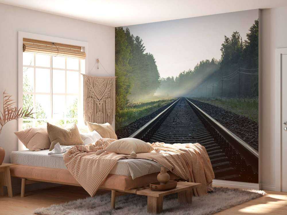 Eisenbahnschienen durch den Wald