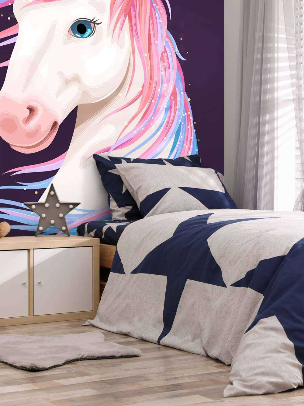 Einhorn mit bunter Mähne