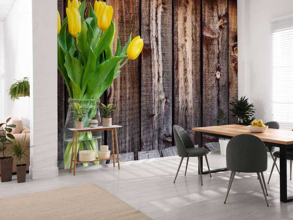 Vase mit Tulpen