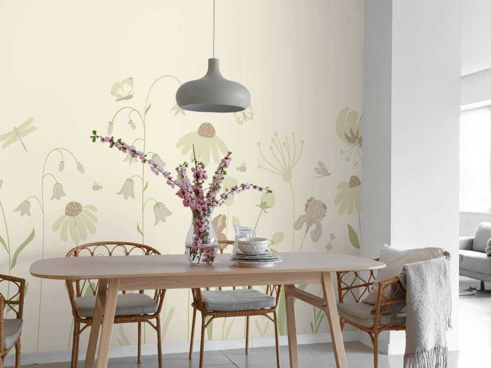 Blumenfeld hoch mit Schmetterlingen Sand mit altrosa