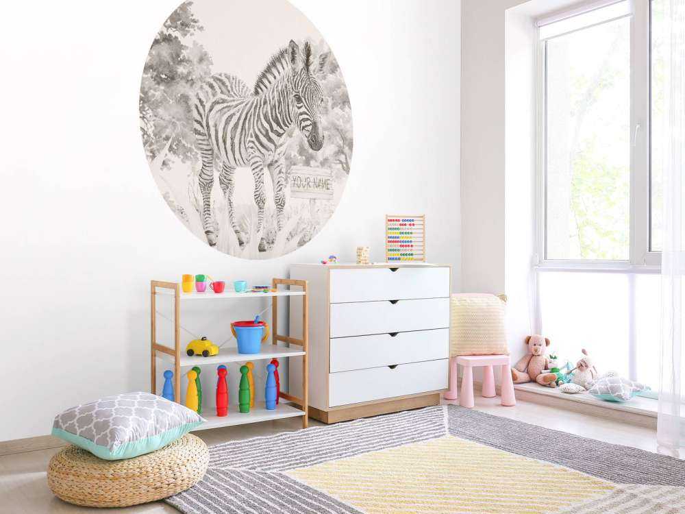 Junges Zebra in der Wildnis beige