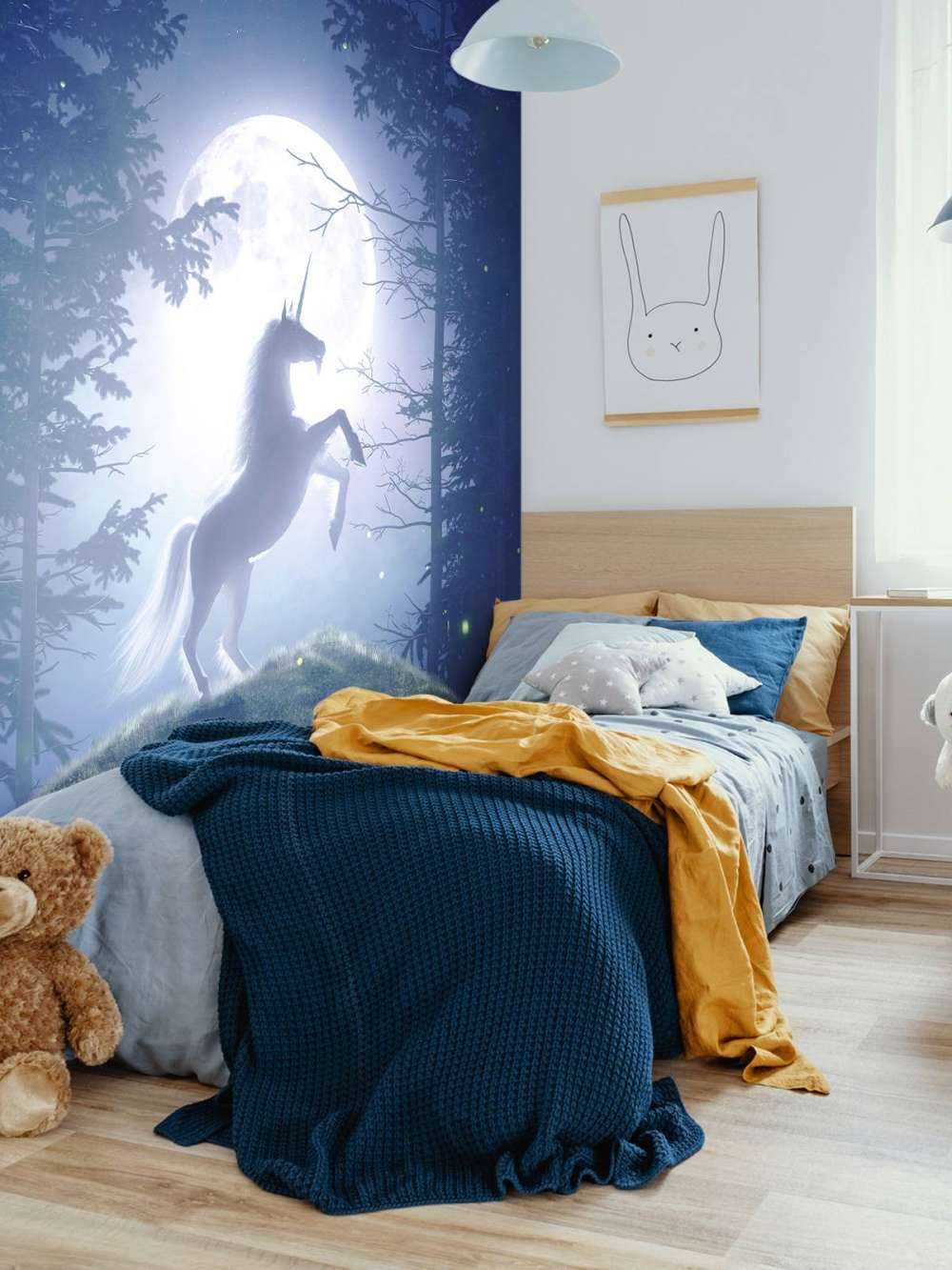 Einhorn bei Vollmond