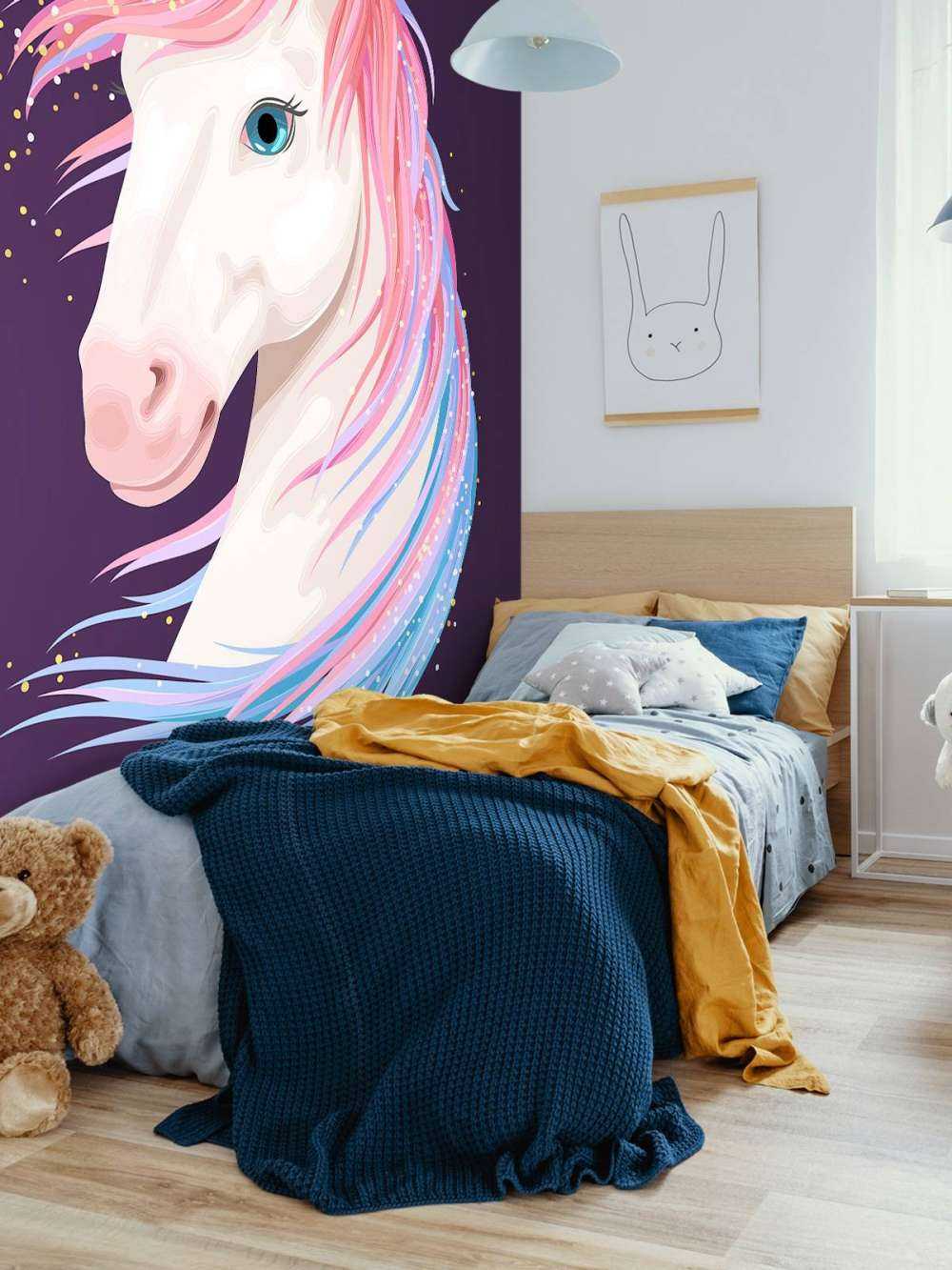 Einhorn mit bunter Mähne