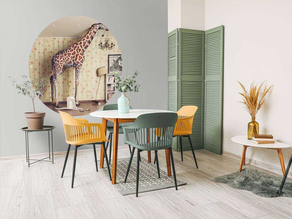 Giraffe im Wohnzimmer