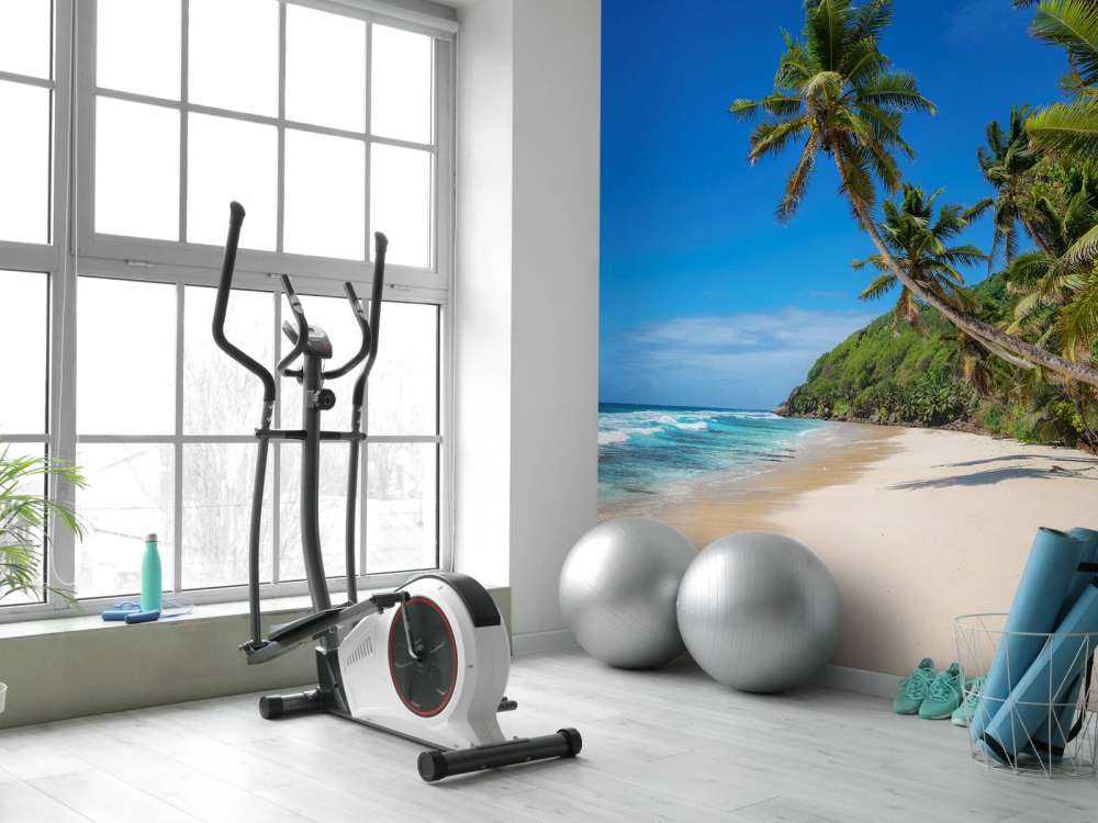 Sonniger breiter Strand