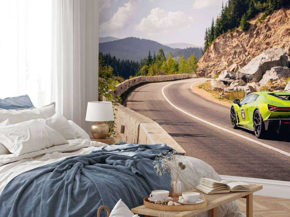 Lamborghini Revuelto in den Bergen