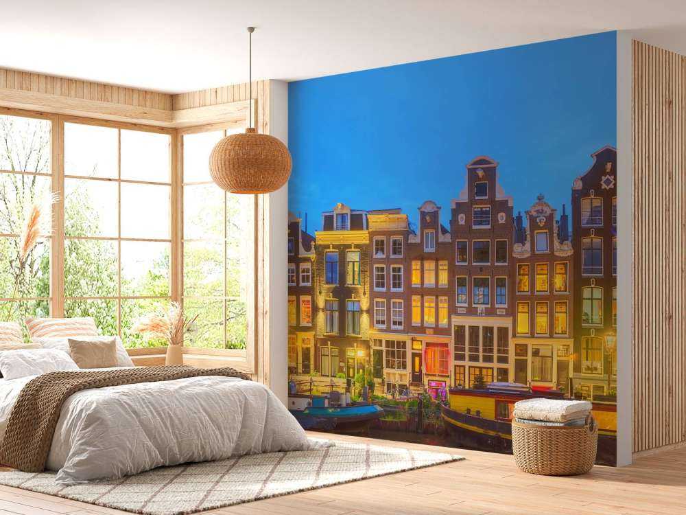 Häuser in Amsterdam bei Nacht