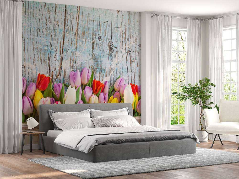 Tulpen mit Holz