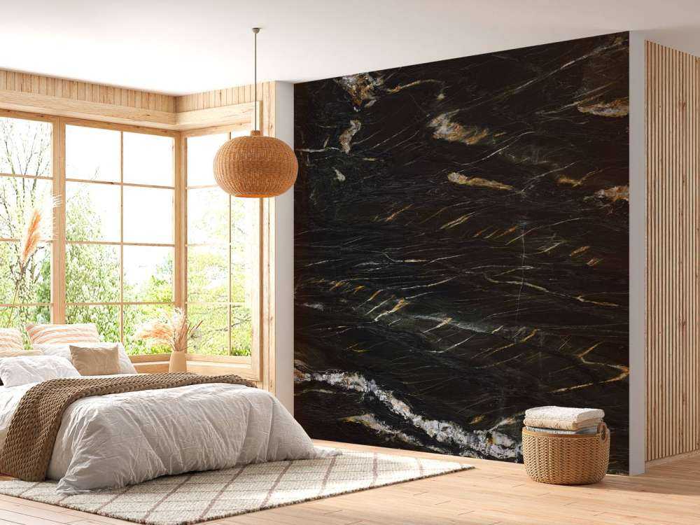 Schwarzer Marmor mit goldener Struktur