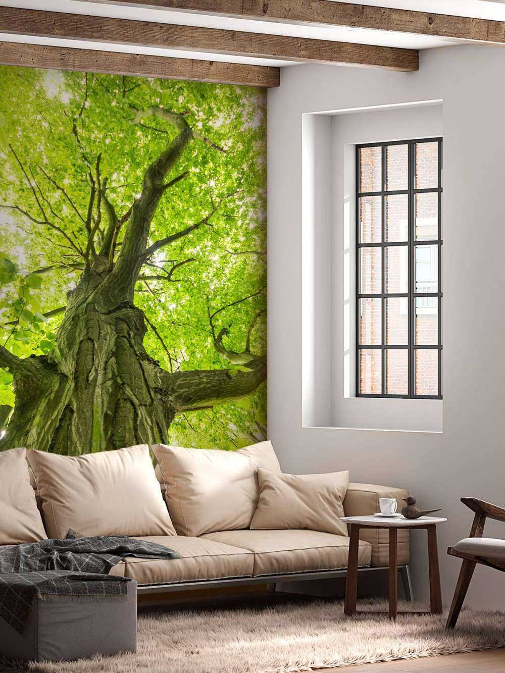 Großer Baum im Wald