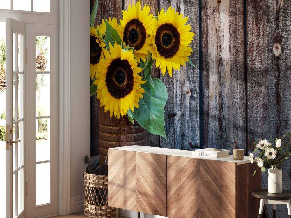 Vase mit Sonnenblumen
