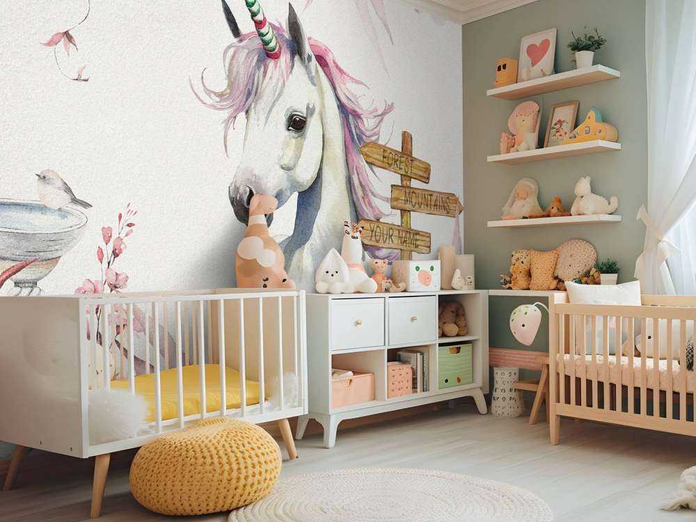Baby-Einhorn mit Pflanzen rosa