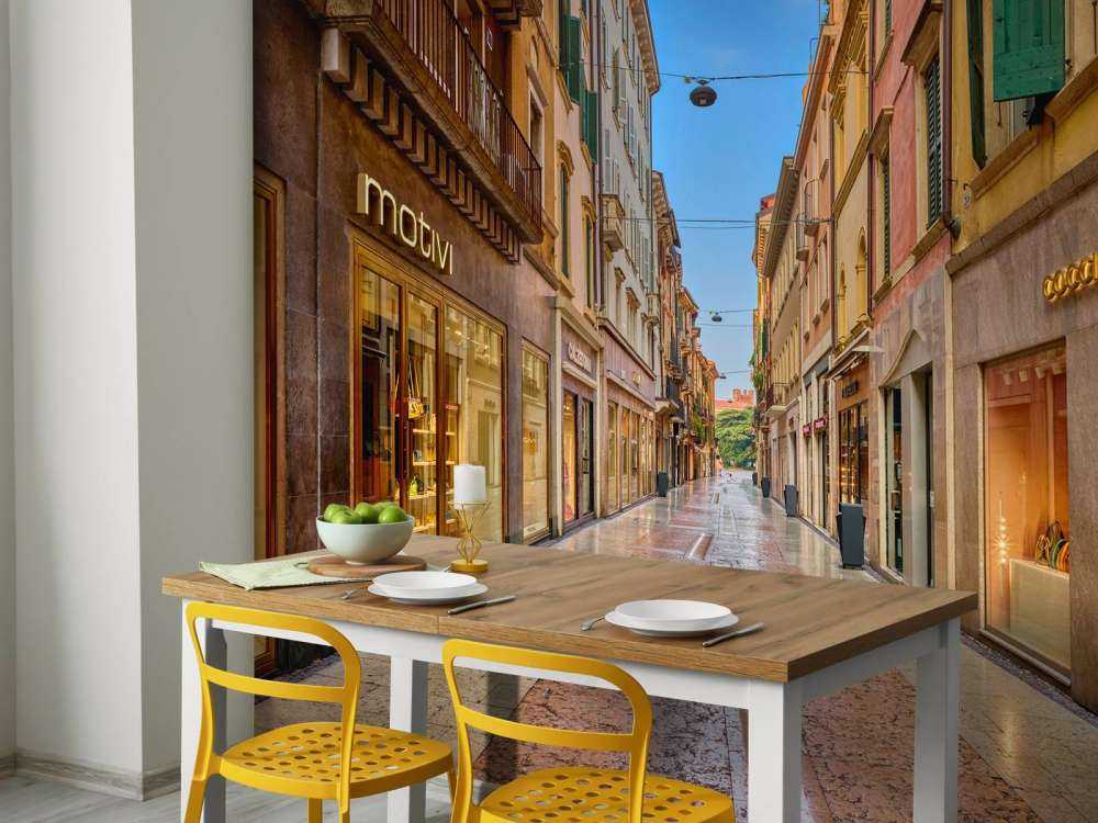 Einkaufsstraße am frühen Morgen