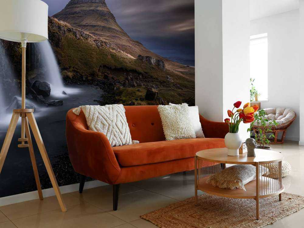 Kirkjufellsfoss falls