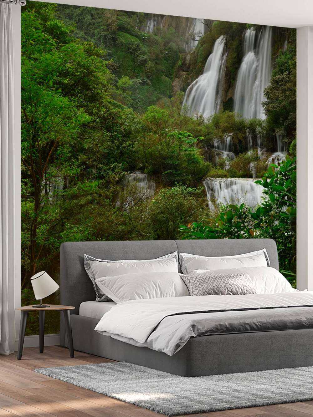 Großer Wasserfall in Thailand