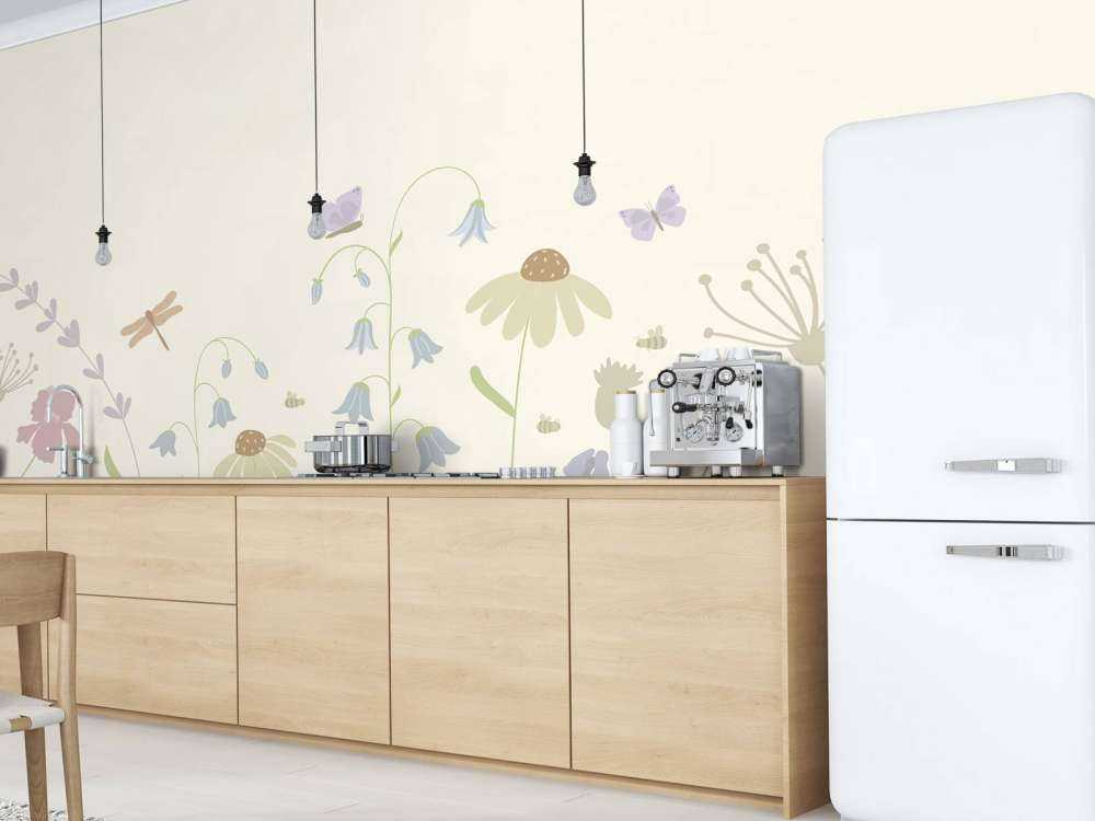 Blumenfeld hoch mit Schmetterlingen beige, altrosa, grün und flieder